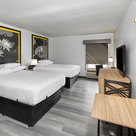 Hotel Super 8 By Wyndham Alexandria La Exterior foto